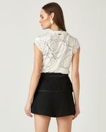SHORT SAIA LISO SATIN EM CAMADAS