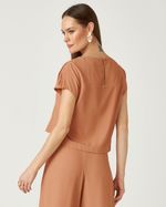 T-SHIRT CROPPED LISA EM CREPE C/ BOTÕES LATERAIS