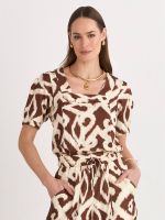 T-SHIRT MARAJOARA DECOTE QUADRADO