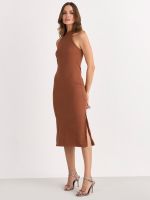 VESTIDO GOLA ALTA RIBANA CANELADA