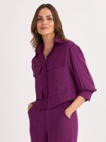 CAMISA CROPPED DOBBY C/ BOLSOS FRENTE