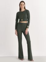 CALÇA FLARE DE MALHA CANELADA