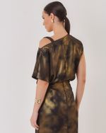 BLUSA SATIN GOLD C/ DECOTE ASSIMÉTRICO TRANÇA