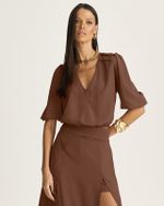 BLUSA LISA EM CREPE CROPPED C/ ELÁSTICO BARRA