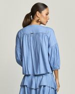 BLUSA COM BORDADO FLORAL
