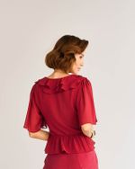 BLUSA EM CREPE C/ BABADOS DUPLOS