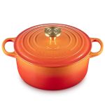Panela Redonda 26 cm Signature Pegador Dourado Flamme Dorée Le Creuset