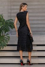VESTIDO DECOTE CANOA  EM TULE 3D
