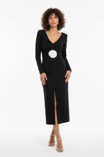 VESTIDO COM FENDA E FLOR