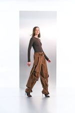 CALÇA SLOUCH COM TIRAS CAIDAS 