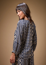 BLUSA MG 7/8 ESTAMPA ORIGAMI 