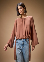 BLUSA CHIFFON M/L BARRA AJUSTAVEL