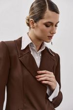 BLAZER BOX COM ALFAIATARIA LISTRAS - MARROM