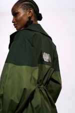 MAXI PARKA COM GOLA OVER