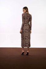 VESTIDO OVER MIDI COM AMARRAÇÃO 