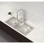 Misturador Monocomando Versatile em Aço Inox com Bica Móvel