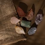 Kit de Pedras Brutas dos 7 Chakras