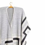 Poncho Peruano Tradicional de Lã com Tassel