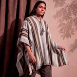 Poncho Peruano Tradicional de Lã com Capuz