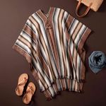 Poncho Peruano Tradicional de Lã com Capuz
