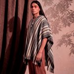 Poncho Peruano Tradicional de Lã com Capuz