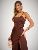 Vestido Longo Marrom em Cetim Priscila