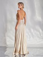 Vestido Longo Champagne em Cetim Chloe