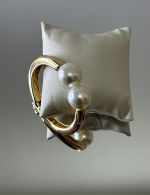 Pulseira Dourada com Detalhe em Perola