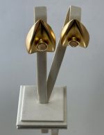 Brinco Dourado com Detalhe Nude