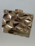 Clutch Dourada em Metal