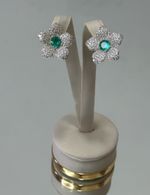 Brinco Flor com Pedra Verde