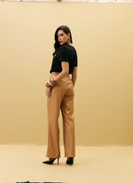 Calça Feminina Reta Em P.U.