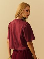 TSHIRT FEMININA BOXY COM HOTFIX GOLA ALTA 
