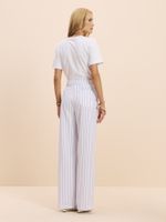 CALCA FEMININA RETA COM BOTAO RISCA DE GIZ 
