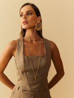 TOP FEMININO COM RECORTES  DE POLIESTER