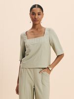 BLUSA FEMININA COM PREGAS 