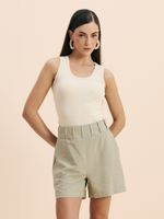 SHORTS FEMININO COM PREGAS 