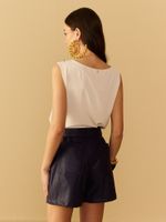 SHORTS FEMININO COM FAIXA PESPONTADA - DE POLIURETANO