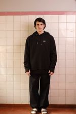 MOLETOM DESTROYED COM CAPUZ PRETO