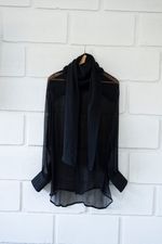 CAMISA DE SEDA GOLA LAÇO PRETA