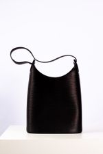 Bolsa Louis Vuitton Epi preta