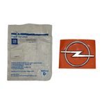 EMBLEMA MODELO OPEL TAMPA DA MALA ORIGINAL GM 93398718 CORSA  NOVO G2 SEDAN 2002 A 2012 