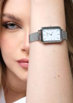 Relógio Feminino Quadrado Prata com Mostrador Branco e Pulseira de Aço