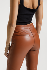 Calça de couro legítimo stretch Kally