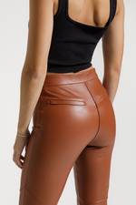Calça de Couro Legítimo Stretch Kally Âmbar