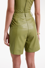 Bermuda de Couro Ulli Matcha