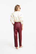 Calça de Couro Legítimo Takoah Granada