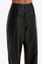 Calça de Couro Legítimo Wendy Preto