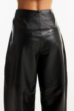 Calça de Couro Legítimo Mira Preto