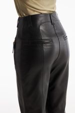 Calça de Couro Legítimo Louise Preto